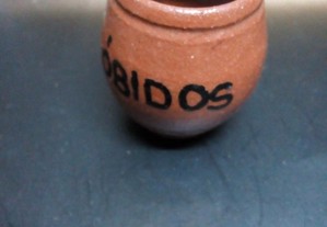 Pequena chávena de Ginjinha de Óbidos.