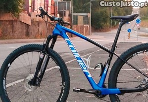 Bicicleta Carbono Coluer 29" (negociável)
