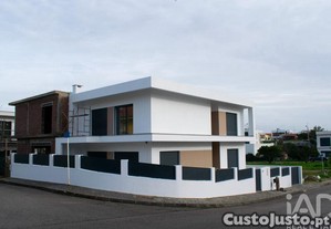 Casa T3 em Amora de 121,00 m²