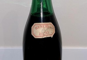 Vinho tinto reserva Periquita de 1970, produzido pela José Maria da Fonseca em Azeitão, Portugal