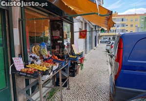 Trespasse Frutaria Em Alvalade