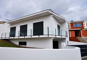 Casa / Villa T4 em Leiria de 151,00 m²