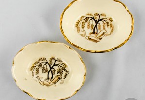 Par de Taças / Aneleiras em Porcelana Artibus decorada com flores