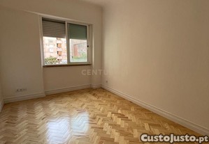 T1 no Areeiro   Conforto Urbano com Tudo à sua Porta