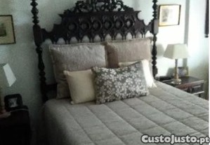 Mobília de Quarto casal Estilo Sec. XVII