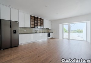 Moradia nova com espaço exterior perto das praias - Lourinhã