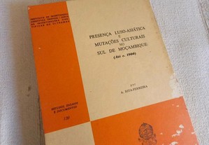 Livro antigo sobre Moçambique