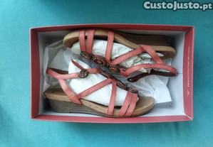 Sandlias Rockport em pele