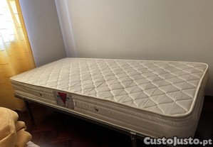 Cama de solteiro