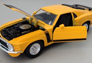 * Miniatura 1:24 Ford Mustang Boss 302 (1970)