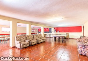 Moradia T4 C/ Loja Comercial