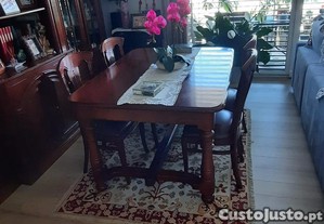 Mesa de Sala de Jantar com 4 cadeiras em cerejeira