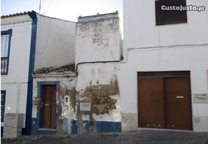 Moradia (ruína) Centro Histórico - Redondo