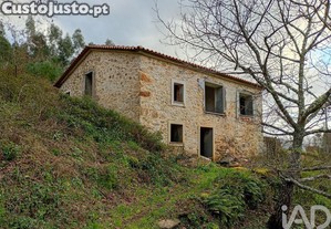 Moradia isolada T3 em Figueiró dos Vinhos e Bairradas de 90 m²