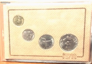 1 Carteira 4 moedas de 1983