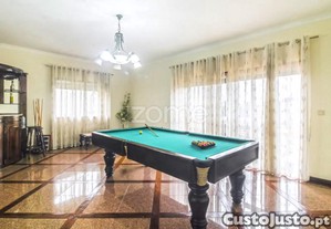 Moradia T5 Com Lote De 1680M2 Em Valbom
