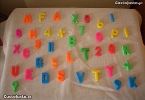 38 peças de letras e números