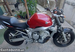 Motociclo YAMAHA FZS 600