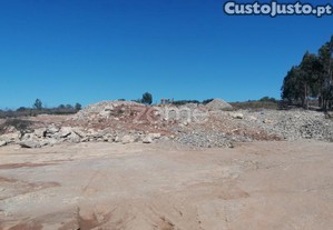 Terreno E Pedreira Licenciada Com 11.880 M2...