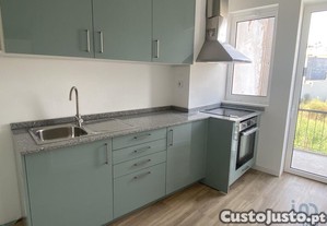 Apartamento T3 em Lordelo Do Ouro E Massarelos de 77,00 m²