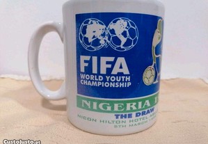 Caneca loiça Campeonato Mundo Sub-30 FIFA realizado na Nigéria 1999