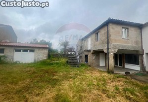 Moradia T2 Geminada, Totalmente Renovada!