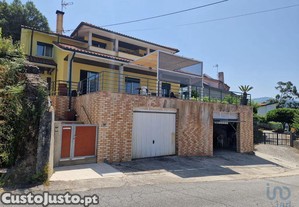 Casa / Villa T5 em Vila e Roussas de 240,00 m