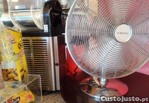 Cafetaria à Boavista a trabalhar