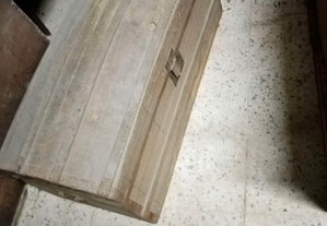 Arca baú em madeira
