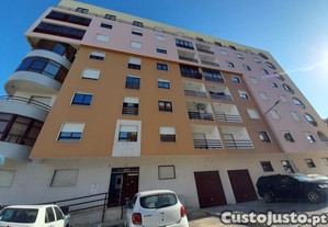 Apartamento T2 em Santo António da Charneca - Oportunidade Única!