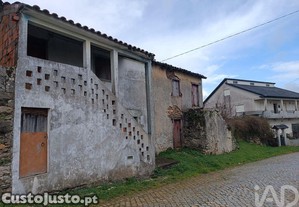 Casa de aldeia em Salsas de 192,00 m²