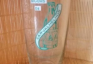 Copo antigo em vidro com publicidade das Águas de Carvalhelhos ( rótulo verde )