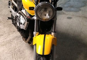 Mota Honda amarela