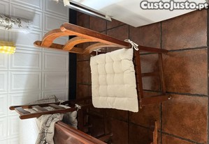 Mesa de cozinha + 4 cadeiras - Madeira maciça
