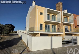 Casa / Villa T3 em Silveira de 328,00 m²