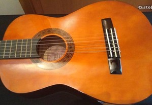 guitarra clássica 1/2 marca Valência modelo CG160