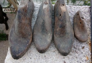 Formas antigas em madeira para calçado