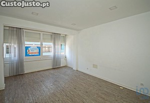 Apartamento T3 em Laranjeiro e Feijó de 92,00 m²