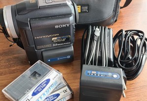 Máquina de filmar Sony Handycam DCR-PC330E