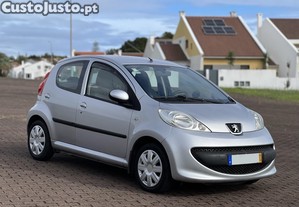 Peugeot 107 1.0 - 06