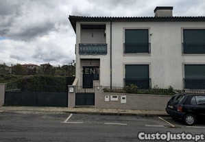 Moradia Geminada V3- Vila Boa do Bispo