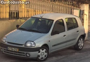 Renault Clio Clio - 00