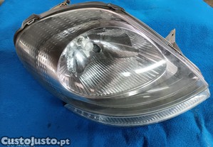 Farol Dto Renault Trafic 2