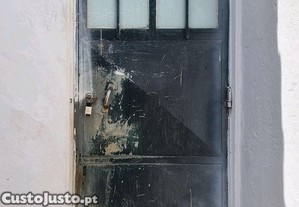 Porta em Ferro com Vidro 178cm x 74cm