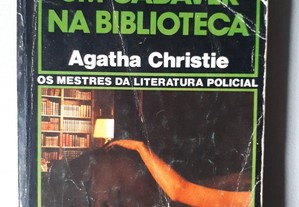 Um Cadáver na Biblioteca, de Agatha Christie