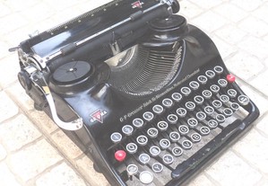 1934- Maquina de escrever antiga