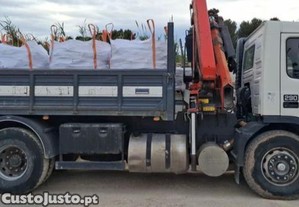 Volvo fm7 com grua