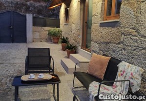 A.L.Rústico, renovado recentemente, com capacidade para 6/Pessoas, Com Est. Privado em SOUSELO - CINFAES DO DOURO