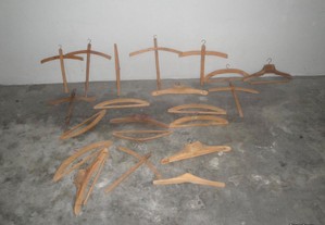 Cabides , cruzetas antigos em madeira