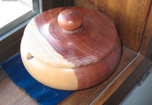 caixa redonda em madeira de pau santo